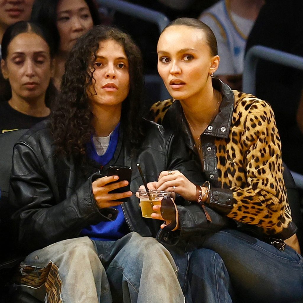 lily-rose depp girlfriend 070 shake (1)