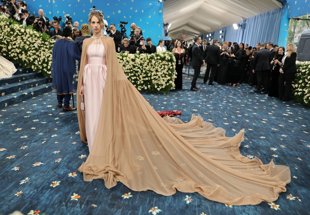 maya hawke met gala
